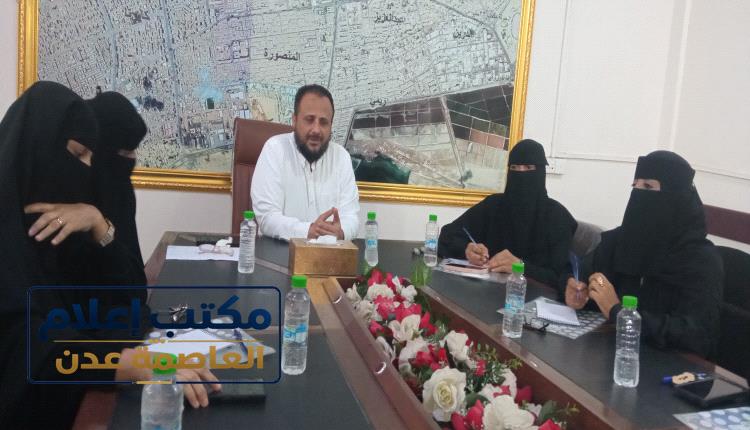 برعاية محافظ العاصمة عدن.. اليزيدي يفتتح دورة تدريبية حول استخدام الذكاء الاصطناعي في تطوير العمل المؤسسي بالمنصورة