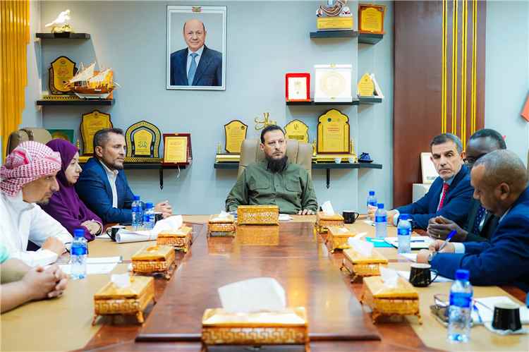محافظ العاصمة عدن يبحث مع «اليونيسف» تعزيز التدخلات في قطاعات المياه والتعليم والتخطيط التشاركي لتحديد الأولويات