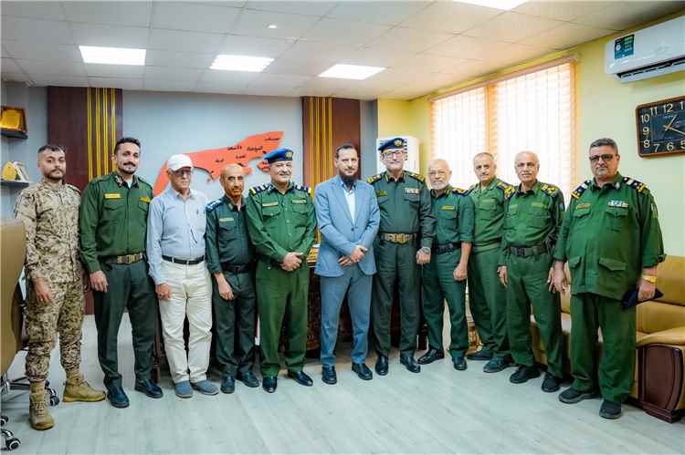 محافظ العاصمة عدن يناقش مع رئيس مصلحة الأحوال المدنية تعزيز التنسيق والتعاون