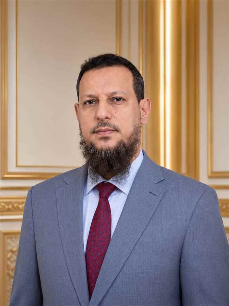المحافظ شيخ يوجّه بصرف حافز المعلمين في عموم مديريات العاصمة عدن لشهر سبتمبر